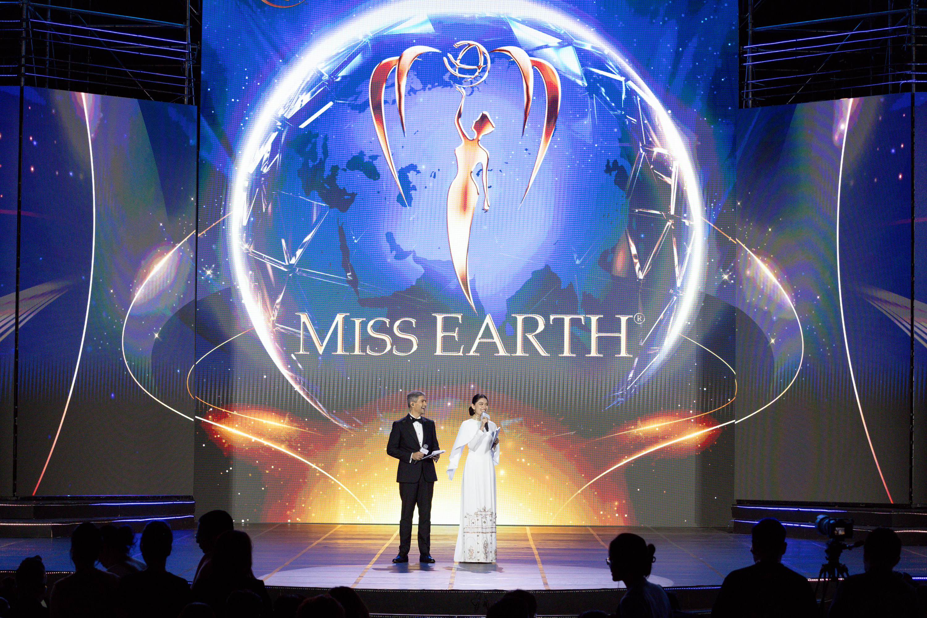 Thùy Dung MC Miss Earth 2023