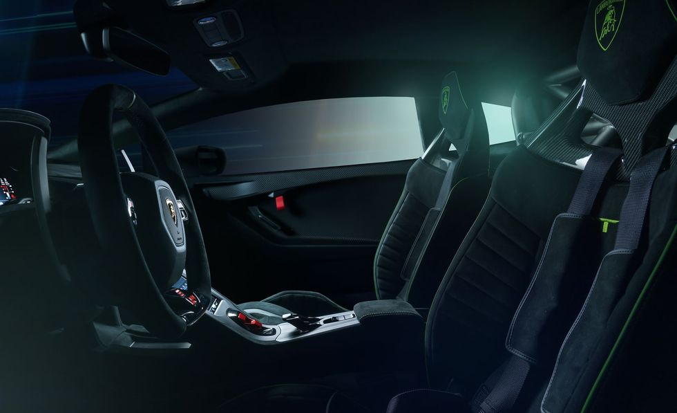 Lamborghini Hurricane STO SC 2024 đánh dấu 10 năm thành lập Squadra Corsé