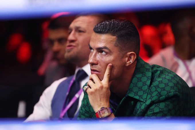 Ronaldo trở thành tâm điểm chú ý tại sự kiện boxing vào ngày 24/12.