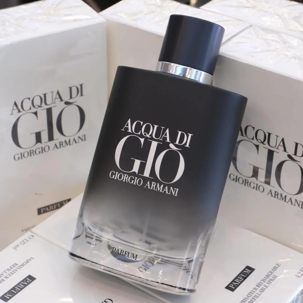 Top 8 chai nước hoa Giorgio Armani ấn tượng nhất 2023