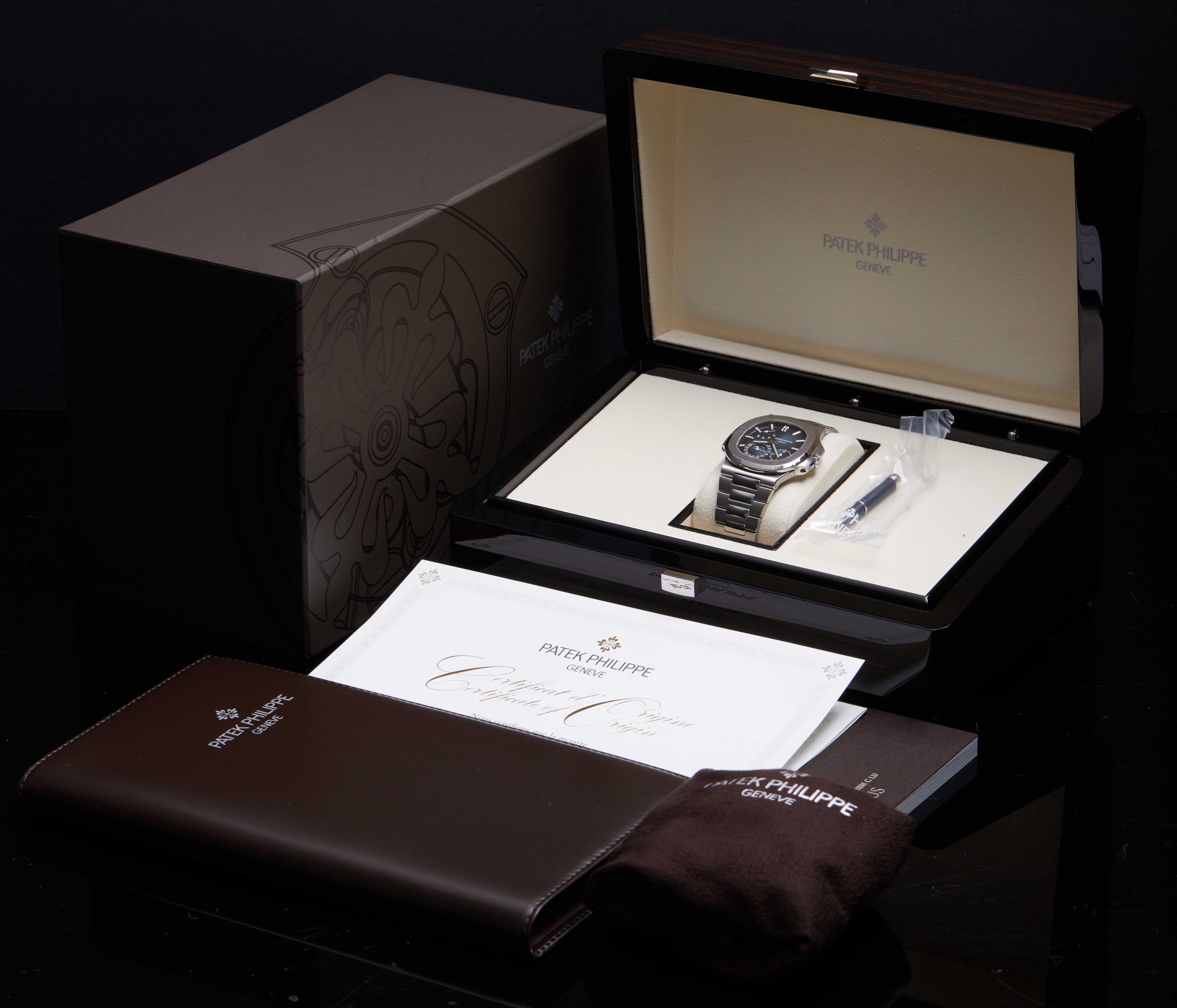 Cách phân biệt đồng hồ Patek Philippe chính hãng