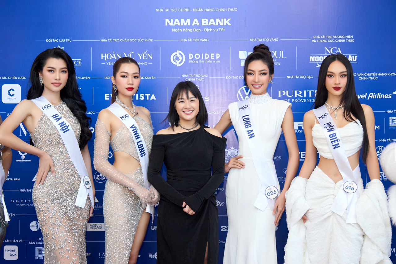Hoàng Nhung chạm vương miện Miss Cosmo Việt Nam 2023