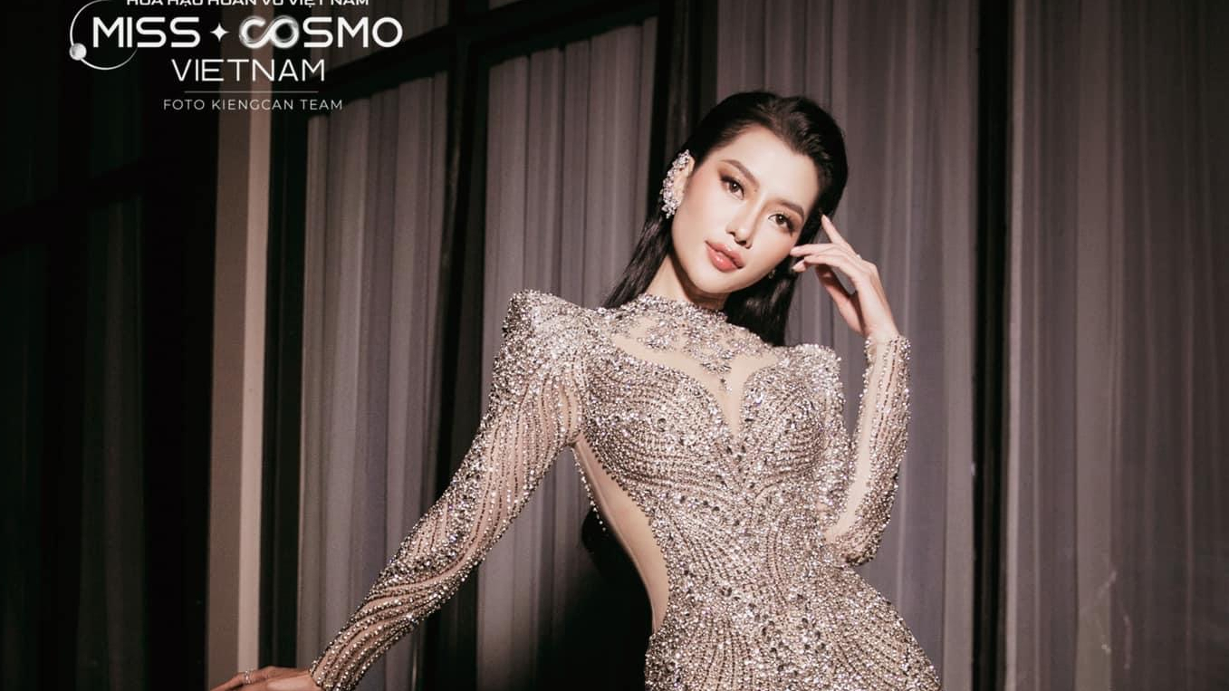 Hoàng Nhung tiếp tục lọt Top 6 phần thi Người đẹp biển