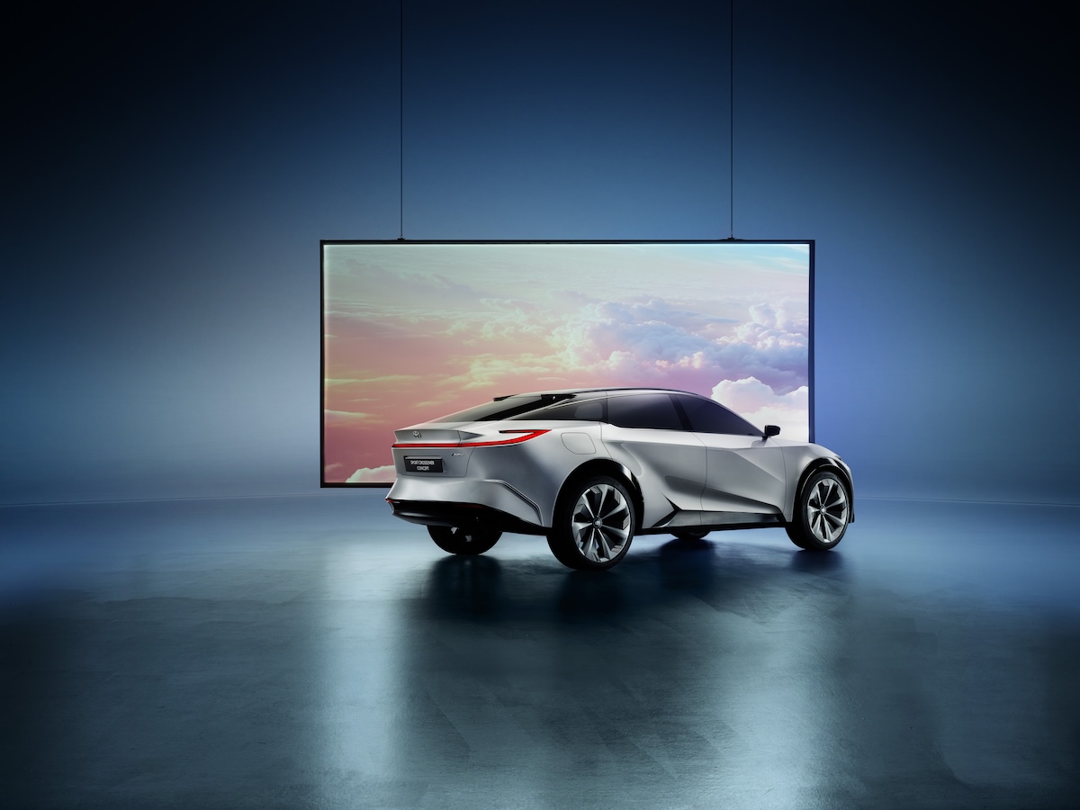 Chính thức trình làng xe điện Toyota Sport Crossover Concept thiết kế sành điệu