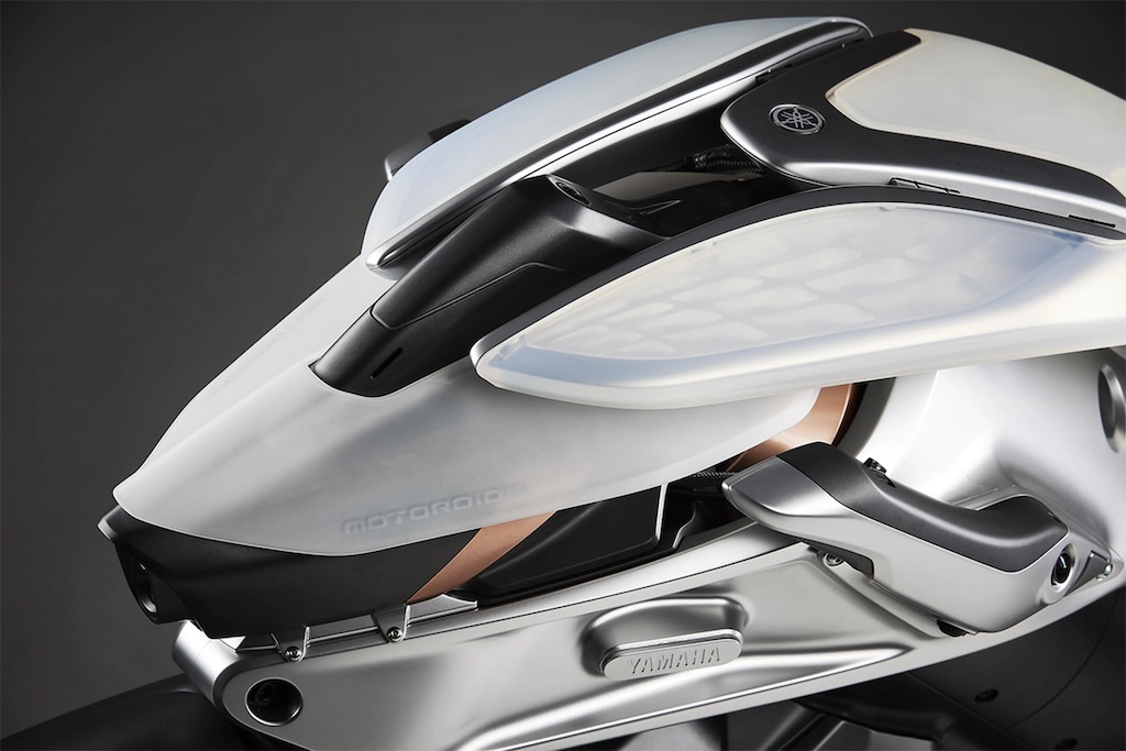 Sau 6 năm mô tô lai robot Yamaha Motoroid 2 trở lại, với trí thông minh nhân tạo