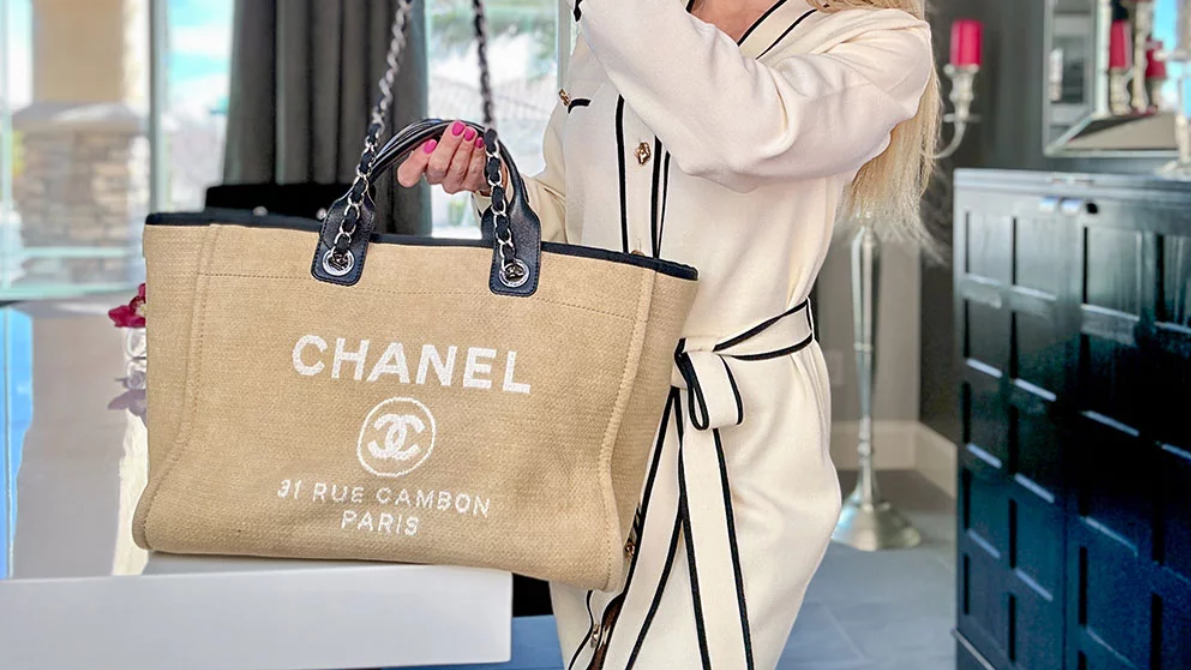 Túi Chanel Deauville: Người bạn đồng hành ven bờ biển