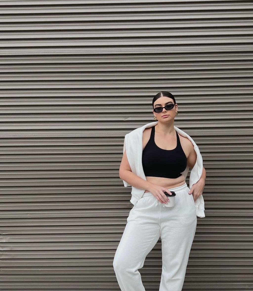 phong-cach-athleisure-1024x1178.jpg