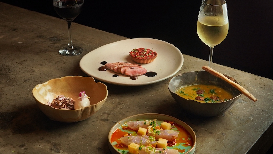 Vén màn bí mật đằng sau công việc "ăn uống" của Thanh tra Michelin