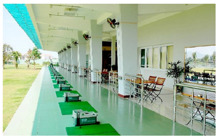 Sân tập bao gồm 50 làn đánh khác nhau. Ảnh: golfcity