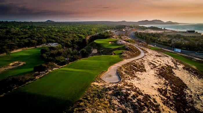 Vẻ đẹp của sân golf Hồ Tràm khiến bất cứ golfer nào cũng phải mê mẩn. Ảnh: Golfgroup
