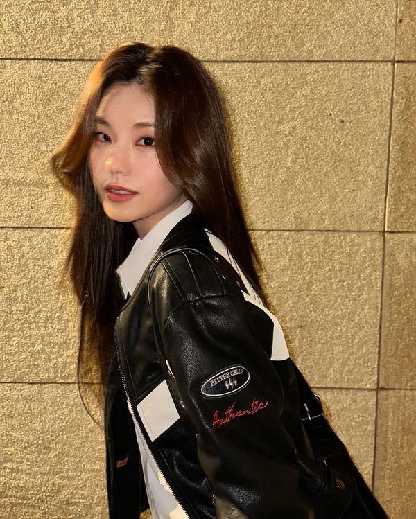 idol nữ đụng trang phục Jennie