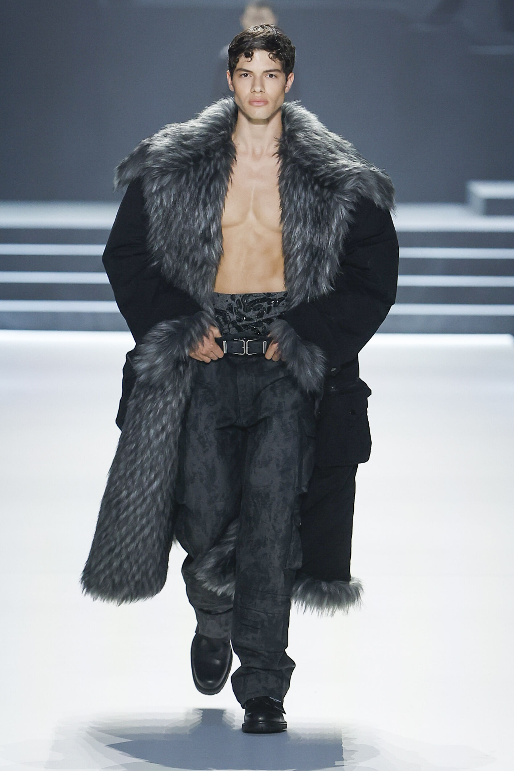 DG_MensFW23-24_Runway-18.jpg