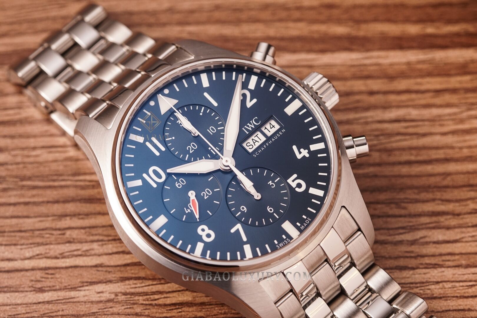 iwc-pilot-mat-xanh-8-of-19.jpg?v=1639731990451