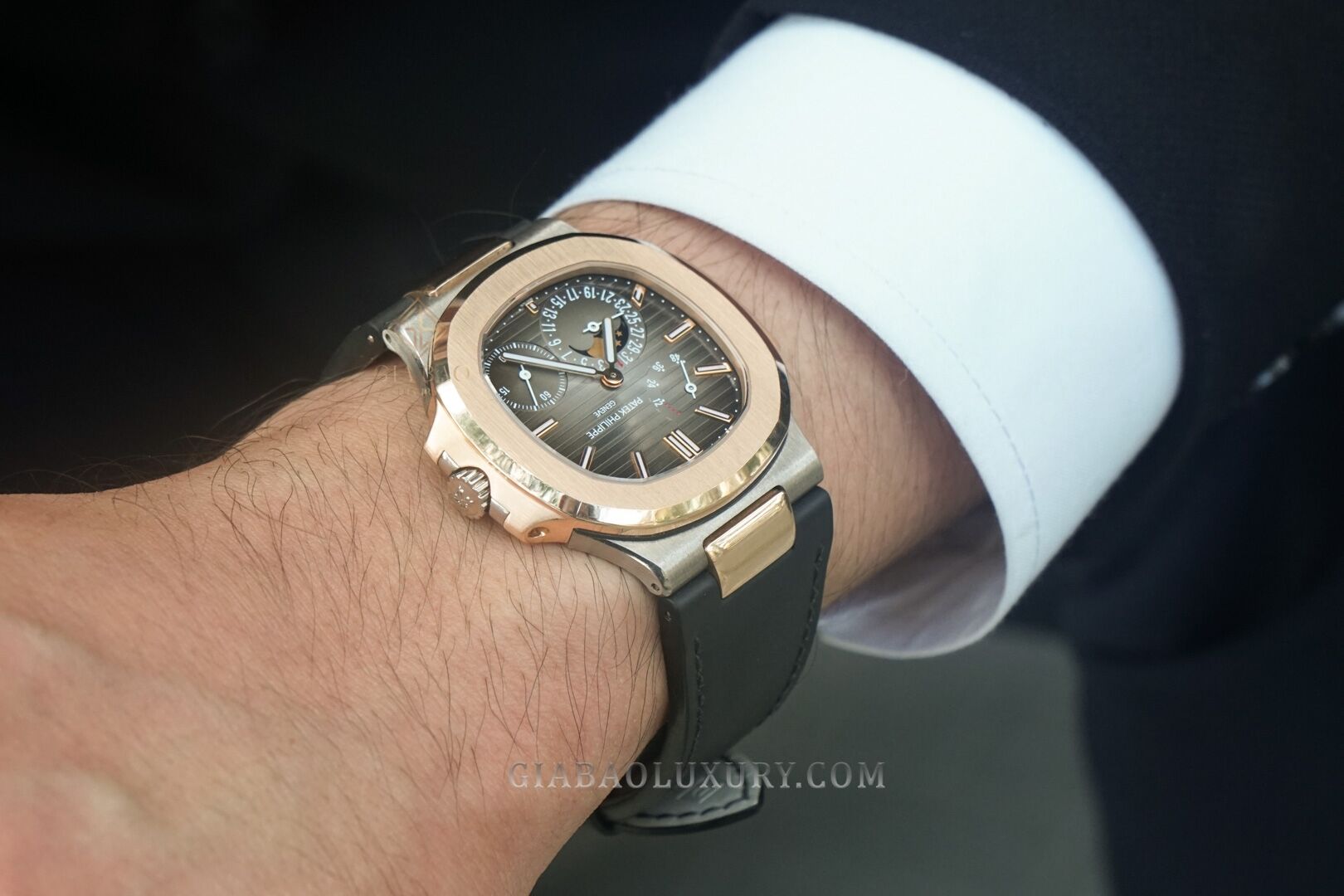 patek-5712-gr2-1-of-9.jpg?v=1640248712568