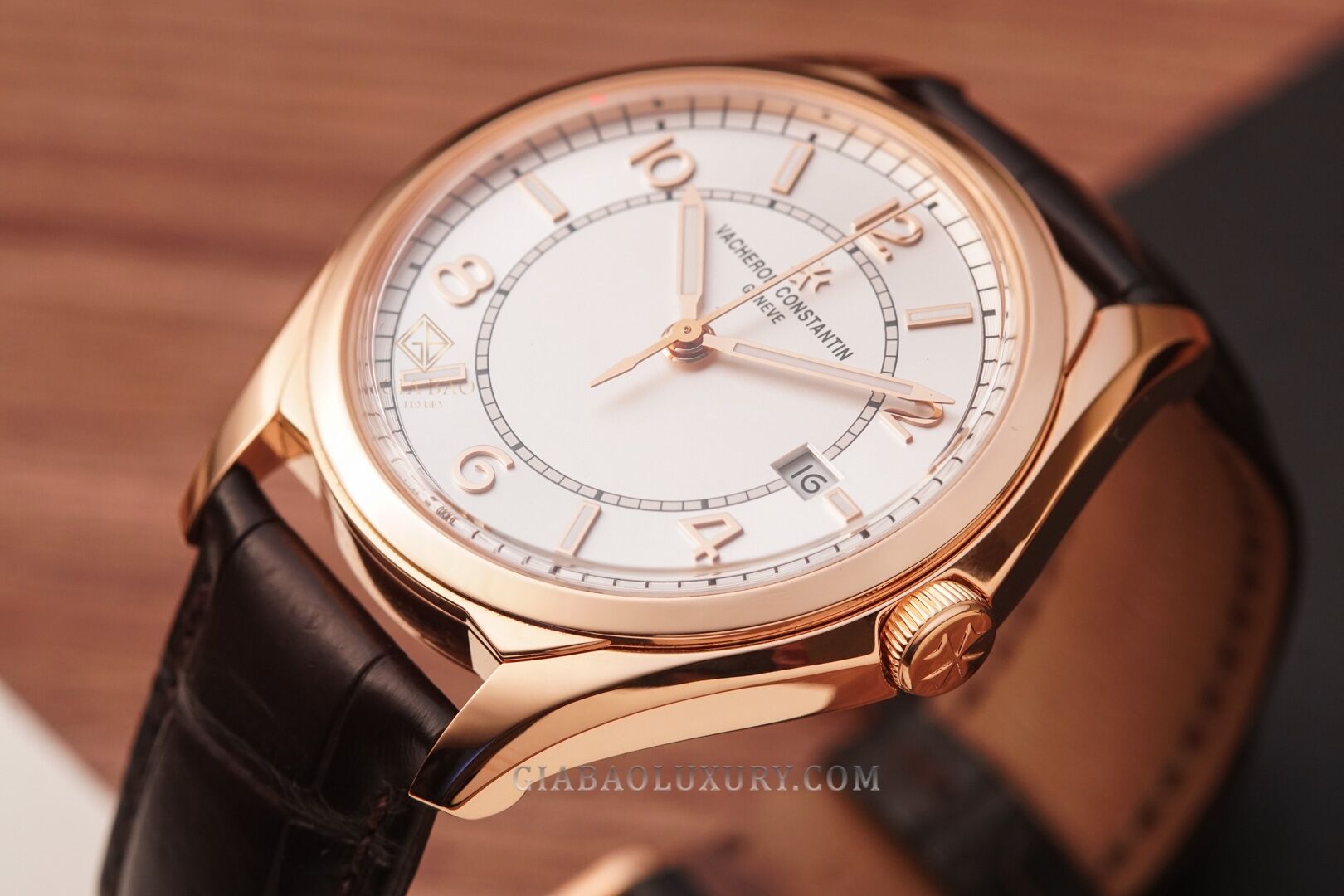 Review đồng hồ Vacheron Constantin Fiftysix 4600E vàng hồng