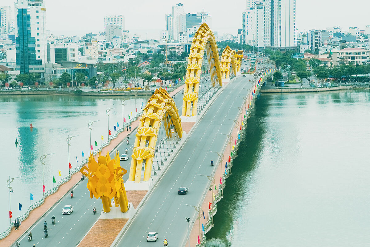 Cam-trai-ngam-duong-tau-09-1674914793.jpg?w=1200&h=0&q=100&dpr=1&fit=crop&s=ufiswSuuB6-742NJwN-Itg