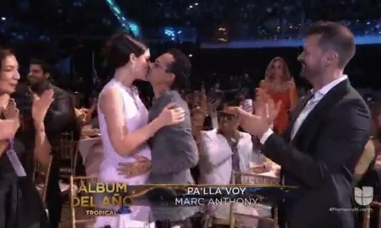 Vợ chồng Marc Anthony ở Lo Nuestro 2023