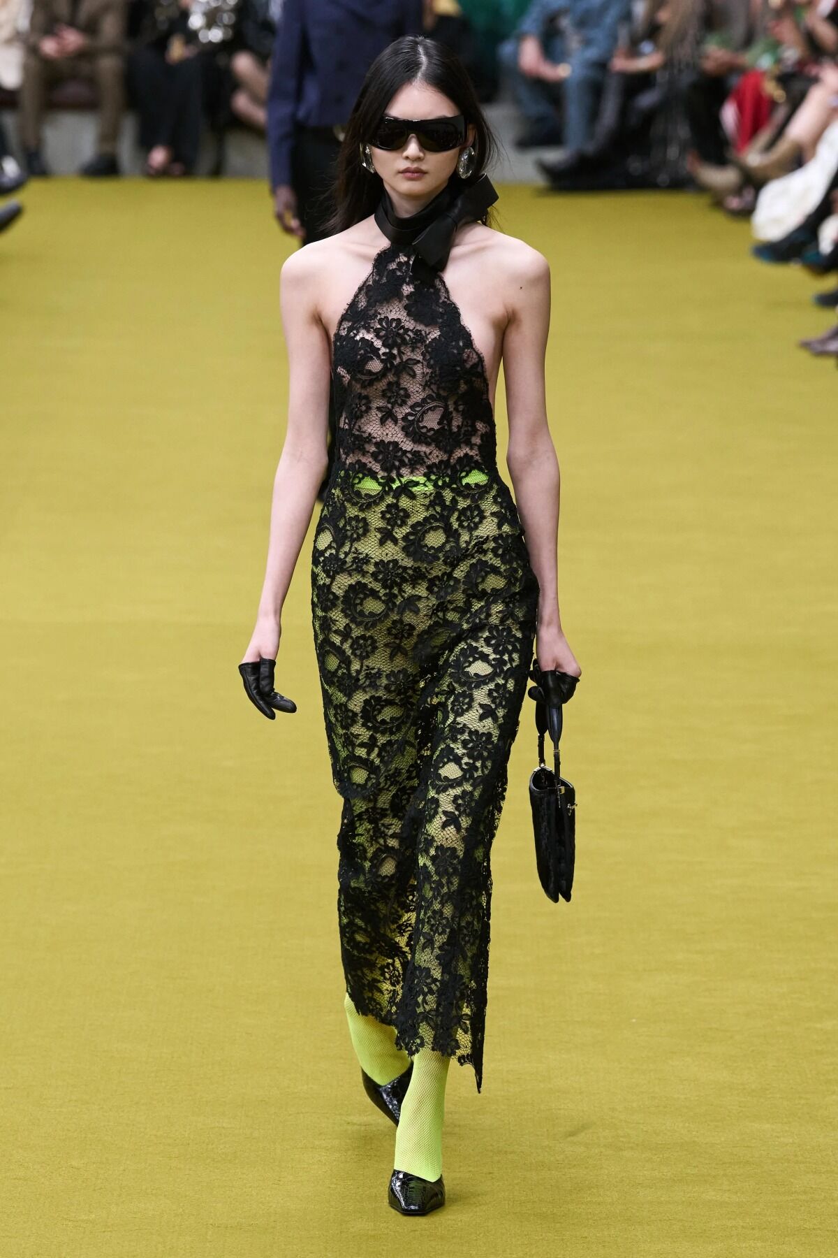 00044-gucci-fall-2023-ready-to-w-1677298654.jpg?w=1200&h=0&q=100&dpr=1&fit=crop&s=yYq07LHqYfydAI09uK4X4A
