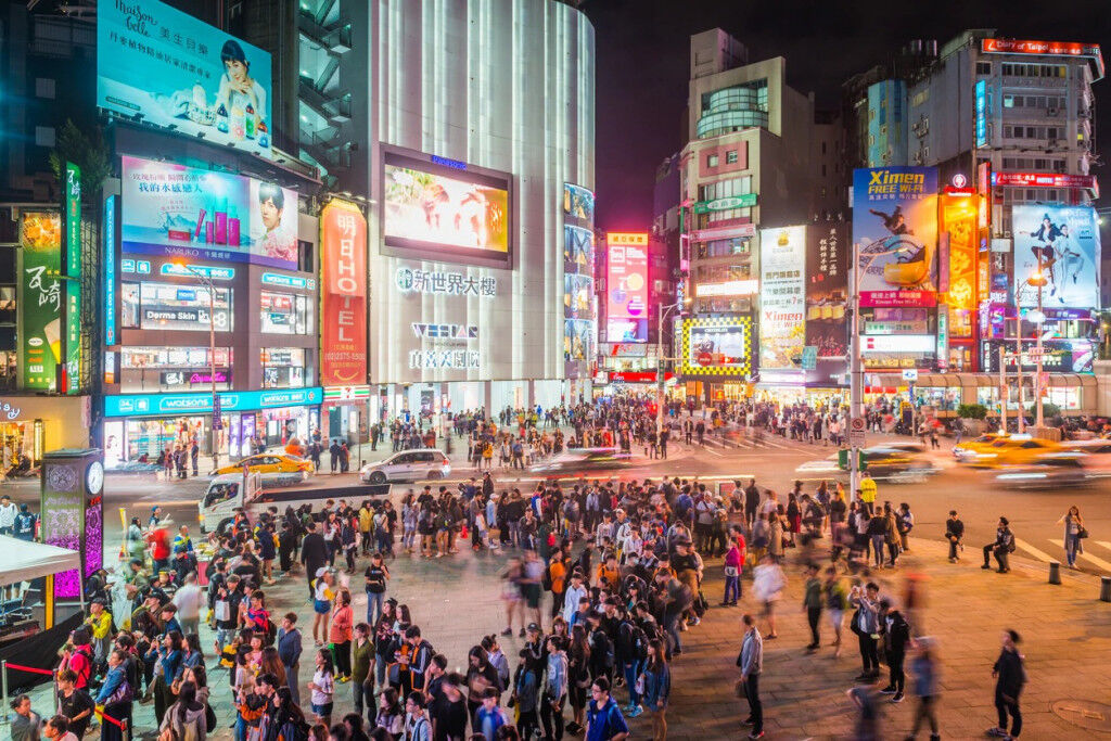 Tham quan mua sắm tại chợ đêm Tây Môn Đinh (Ximending).