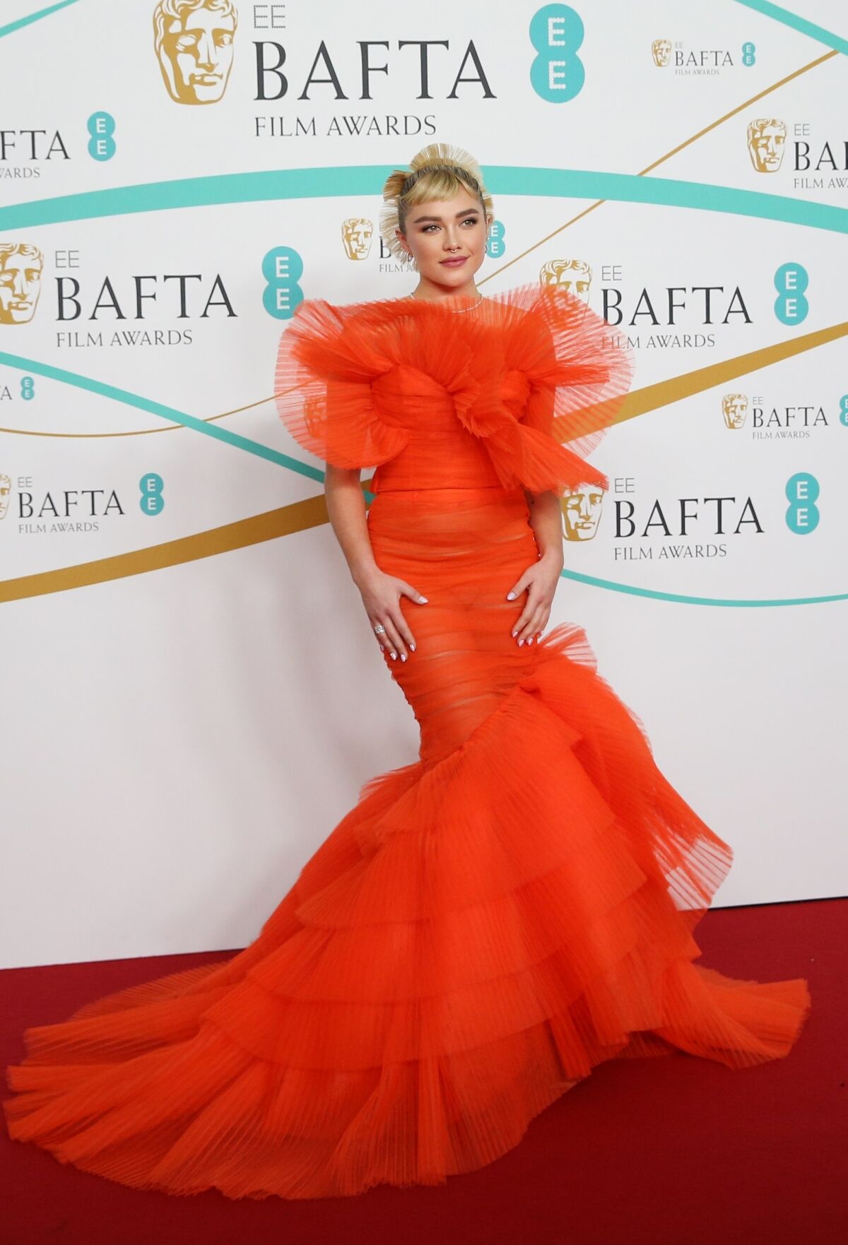 Florence-Pugh-1676858771.jpg?w=1200&h=0&q=100&dpr=1&fit=crop&s=-_6s1KjztNpiSe_HZkKPzQ
