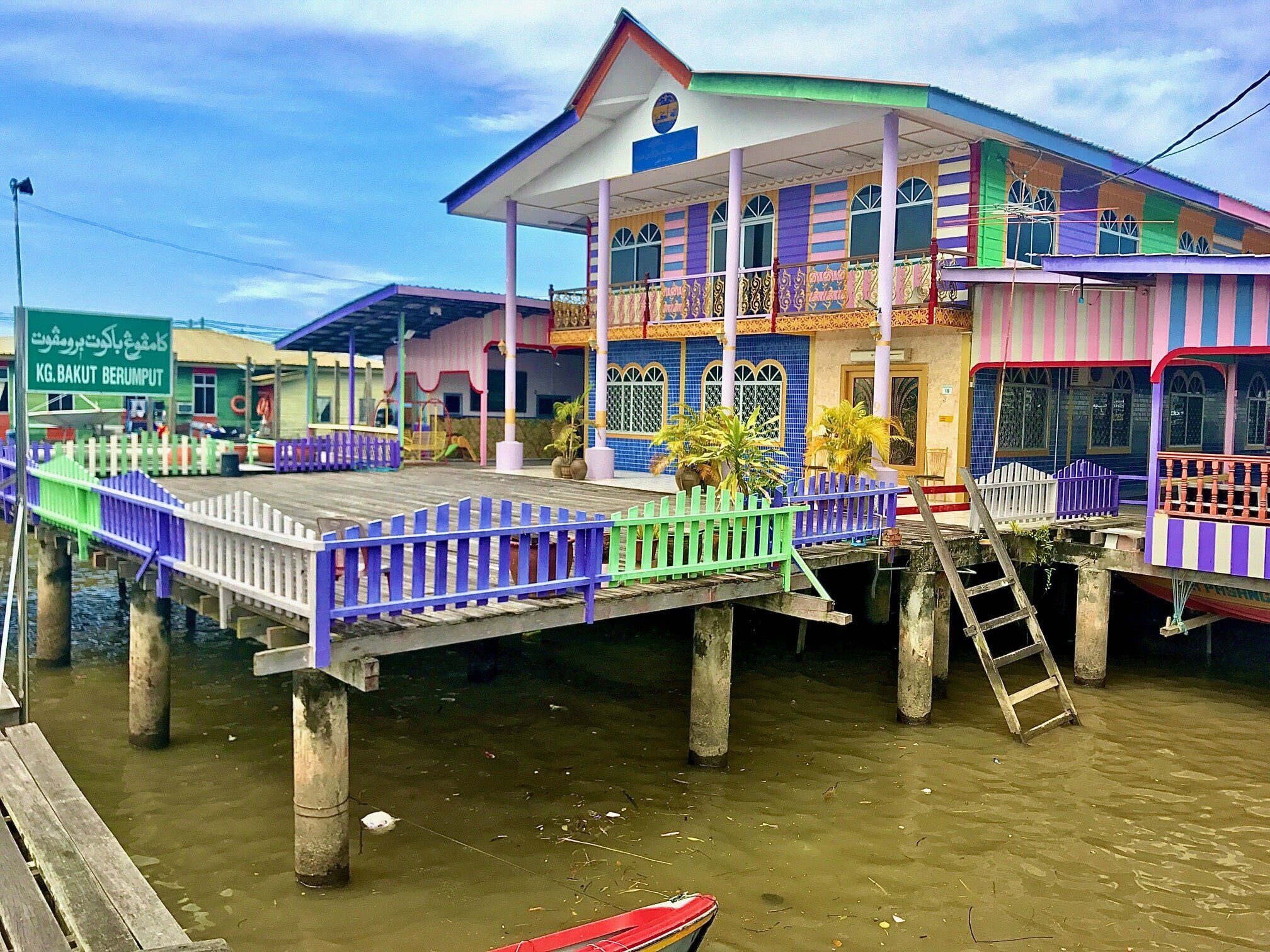 Làng nổi Kampong Ayer ở Brunei. Ảnh: @itsvivek4u.