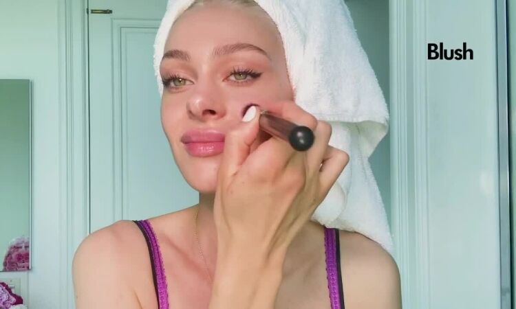 Nicola Peltz hướng dẫn cách trang điểm tự nhiên