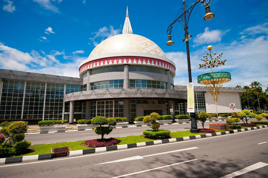 Royal Regalia museum ivivu 2