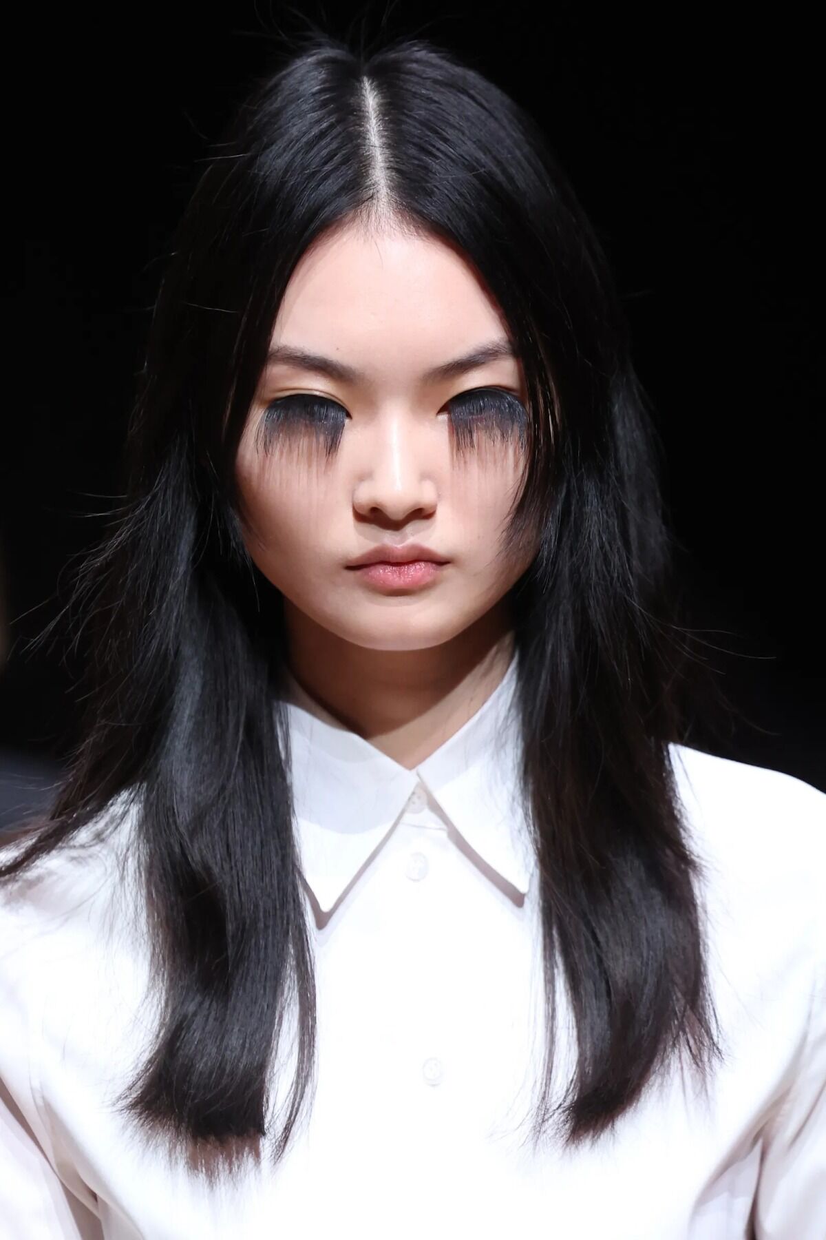 trang-diem-kinh-di-1664252230.jpg?w=1200&h=0&q=100&dpr=1&fit=crop&s=DZvBCFmjojJq9SbvkmUlVw