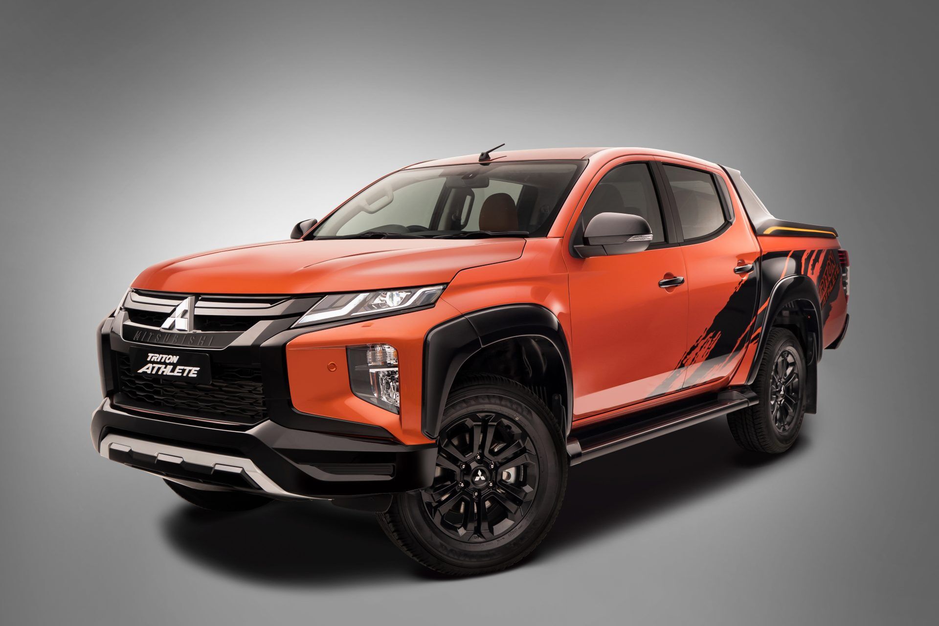 Xe New Triton Athlete