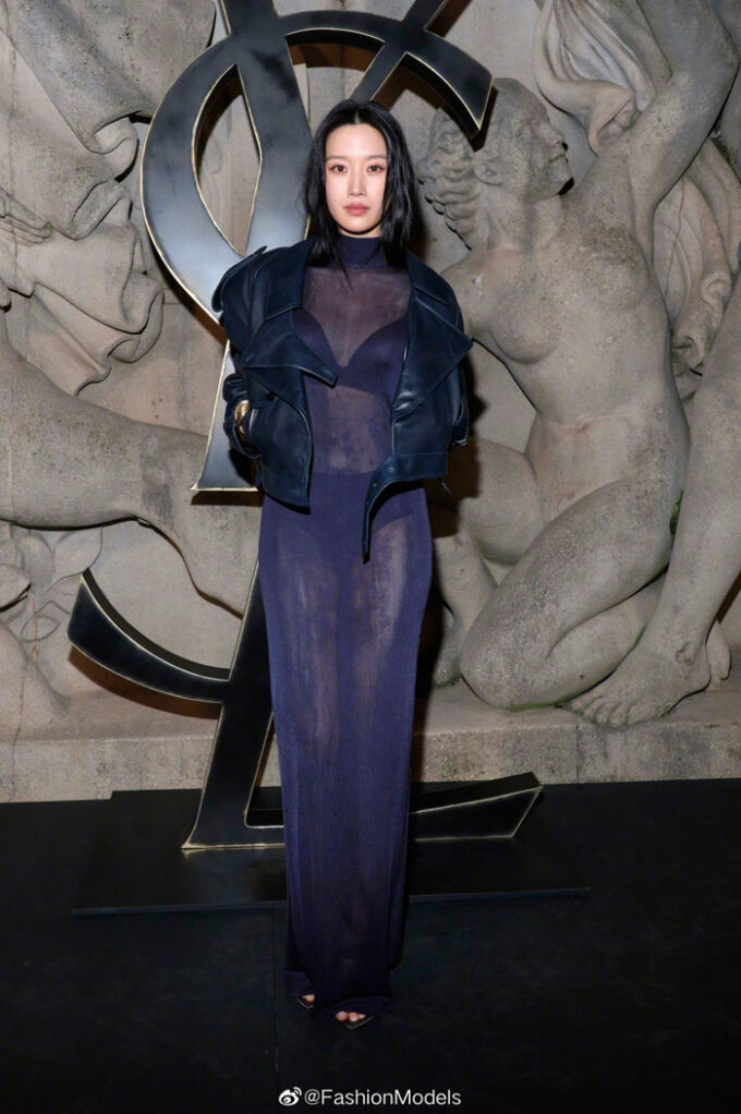 khách mời tại Paris Fashion Week