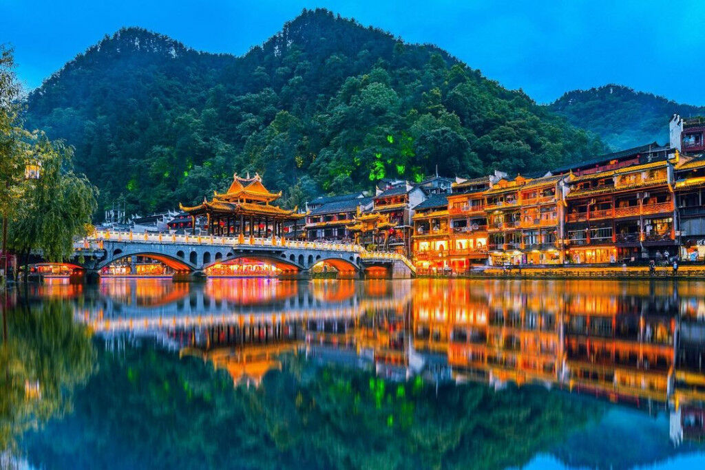 Tour Phượng Hoàng Cổ Trấn 2023