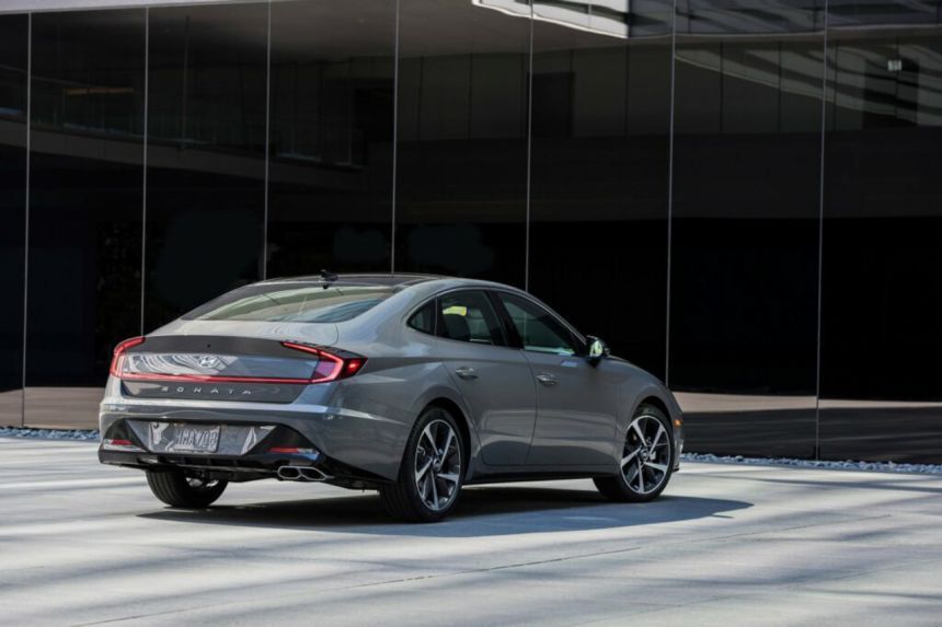 Hyundai Sonata phiên bản cuối cùng lộ diện?