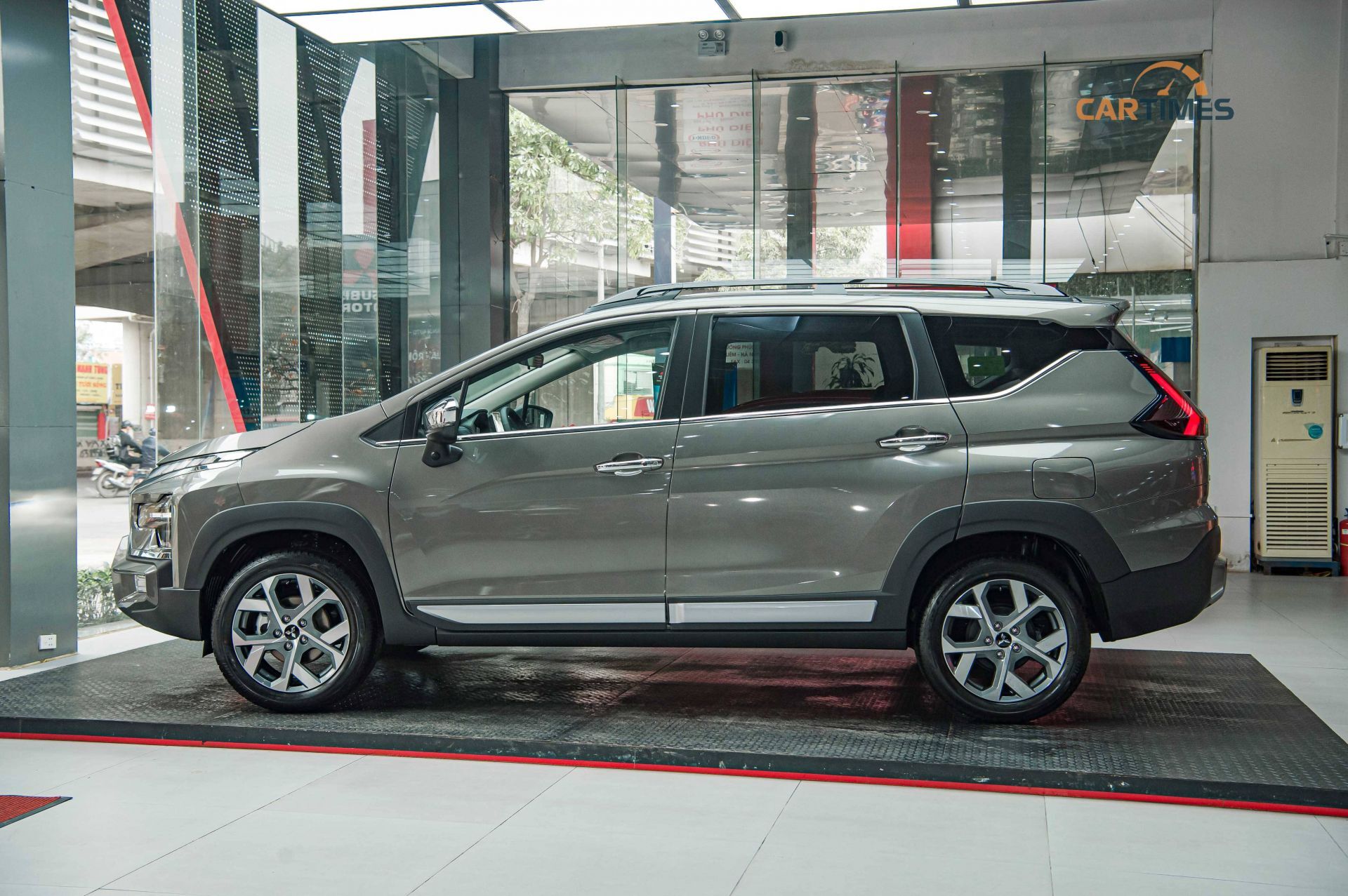 Thân xe Mitsubishi Xpander Cross 2023