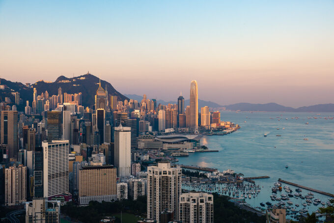 Hong Kong tặng vé máy bay