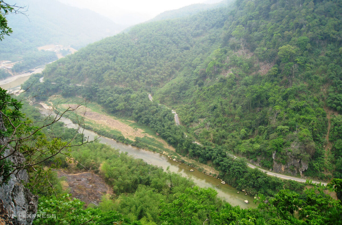 Hang-quan-tai-tren-dinh-nui-Quan-Hoa-11-1677148511.jpg?w=1200&h=0&q=100&dpr=1&fit=crop&s=Zid86t8kCimzFO7VLQkLBA
