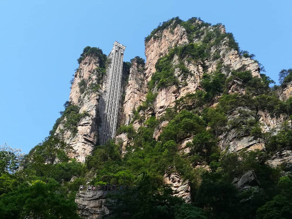Thang máy Bách Long.