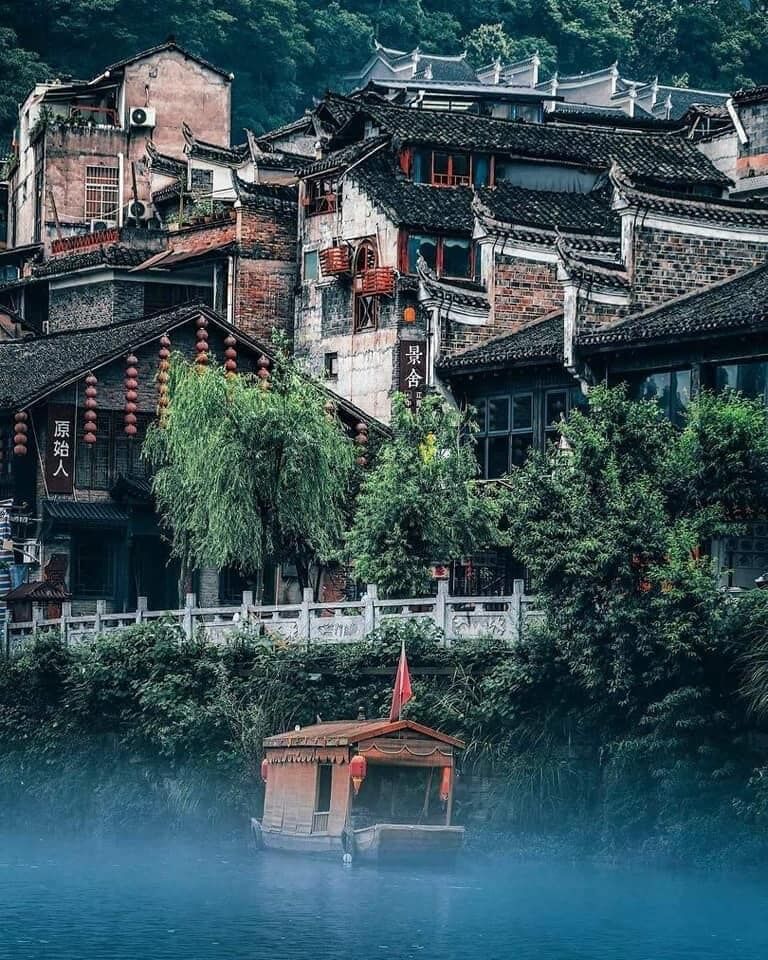 Phượng Hoàng cổ trấn ivivu 4