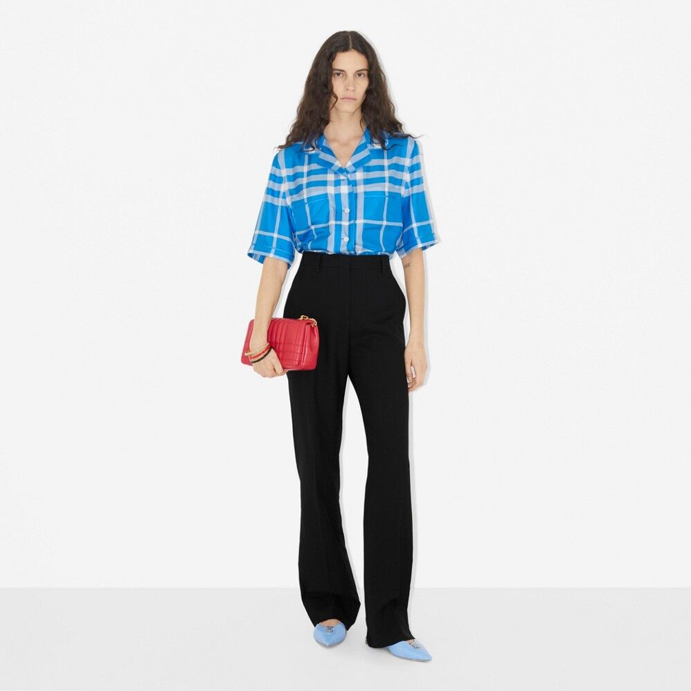 3FAD6B6B-BBC1-4BST Burberry Xuân Hè 202341-8E4B-BA84FD6D1572-2.jpeg