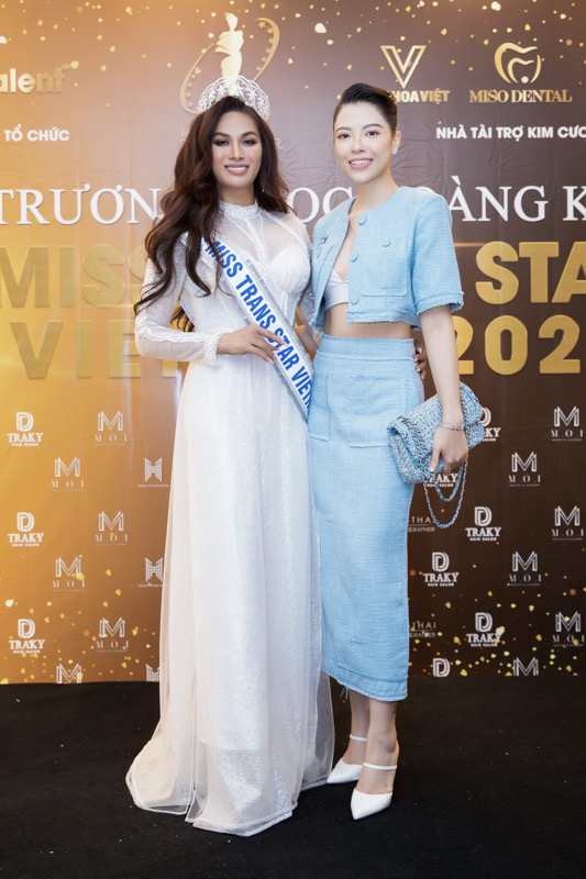 Mai Ngô chúc mừng Hoàng Kim