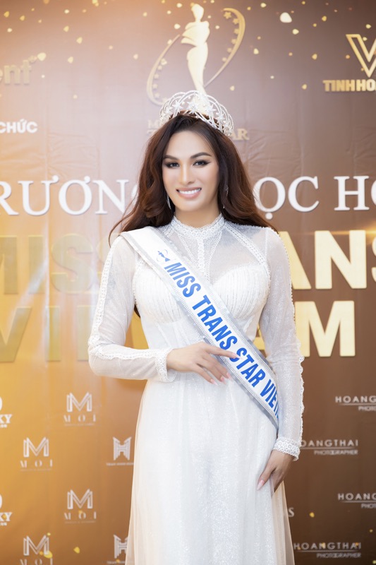 Mai Ngô chúc mừng Hoàng Kim