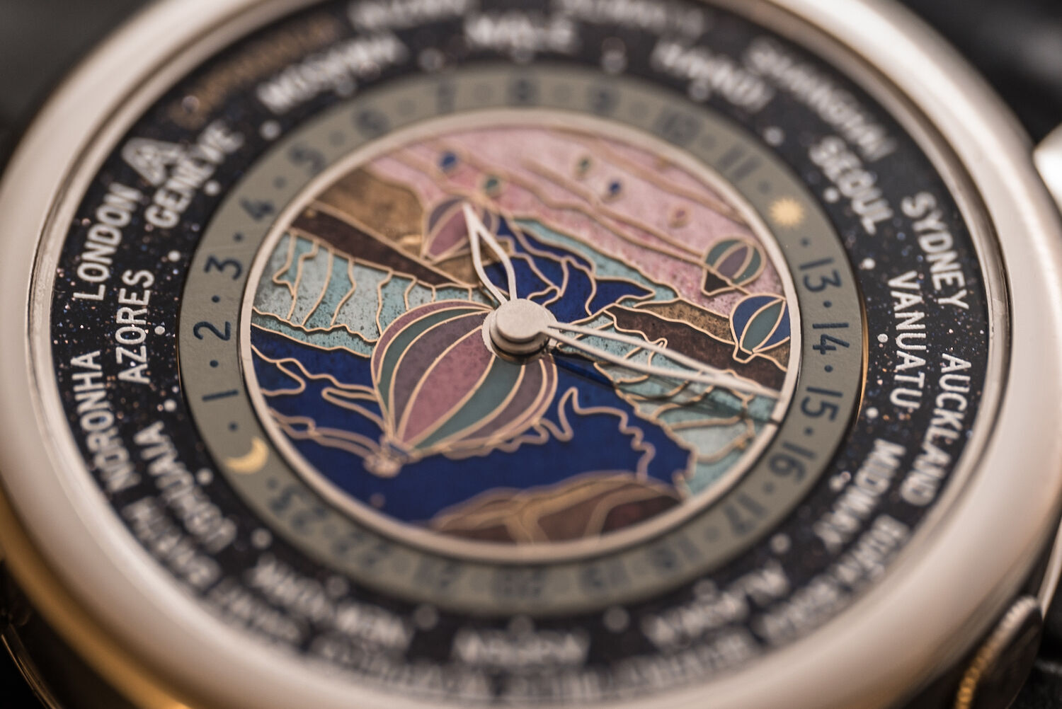 đồng hồ Celestial Voyager
