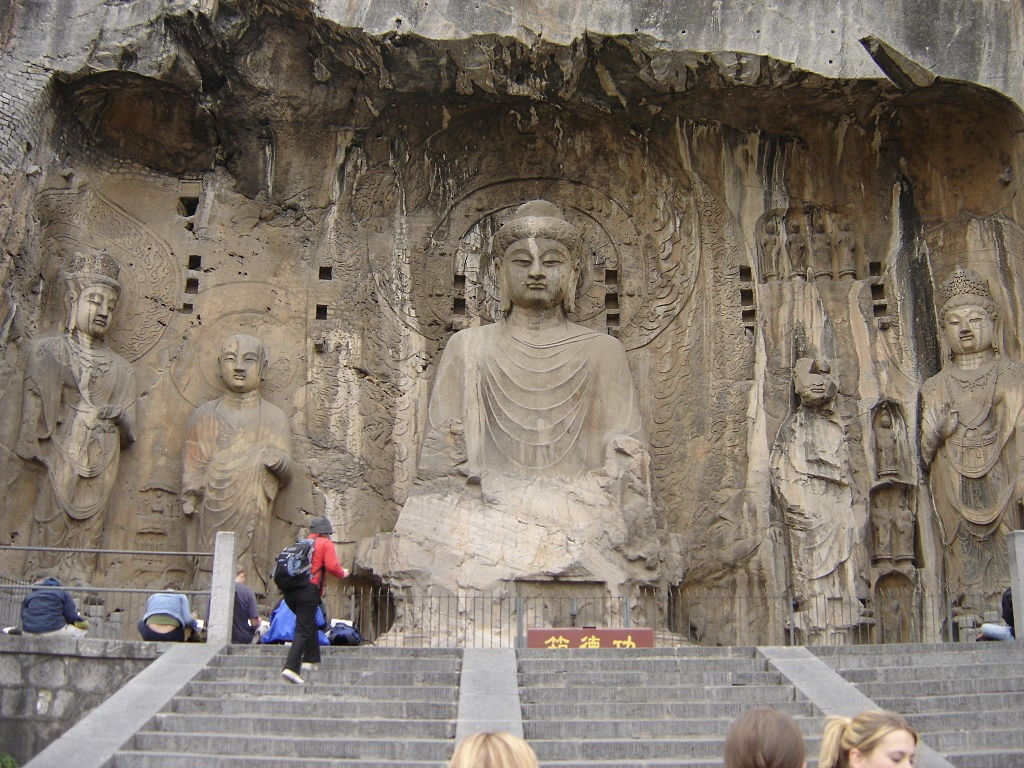 hang động Long Môn 