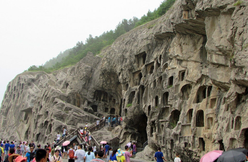 hang động Long Môn 