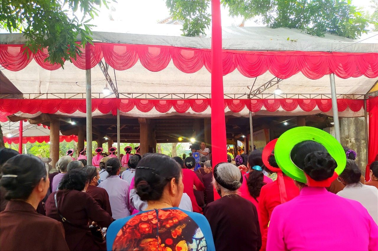 Lễ hội đã thu hút đông đảo Nhân dân địa phương và du khách đến tham dự, chiêm bái và hành lễ