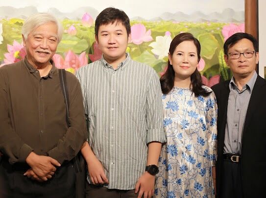 hoa-sy-kim-duc-va-cac-dai-bieu-tham-du-khai-mac-trien-lam.jpg