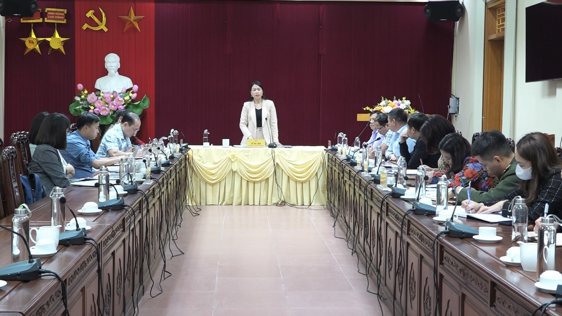 van-yen-hop-ban-to-chuc-le-hoi-am-thuc.jpg