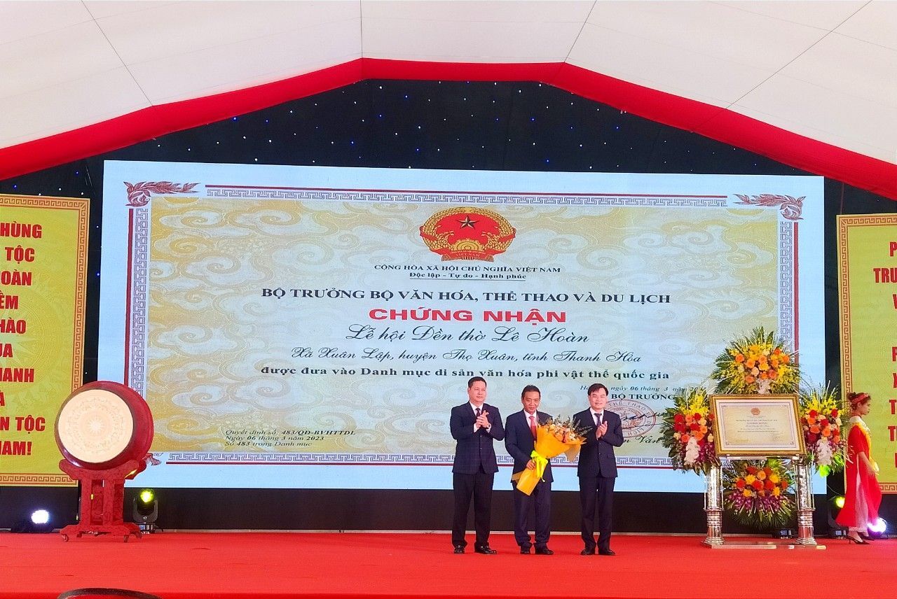 23-04-27-thanh-hoa-le-hoi-den-le-hoan-1.jpg