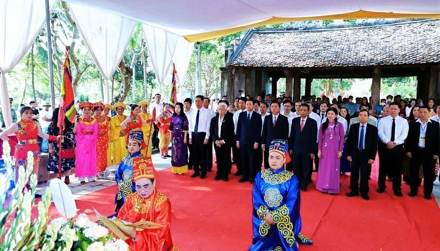 23-04-27-thanh-hoa-le-hoi-den-le-hoan-2.jpg
