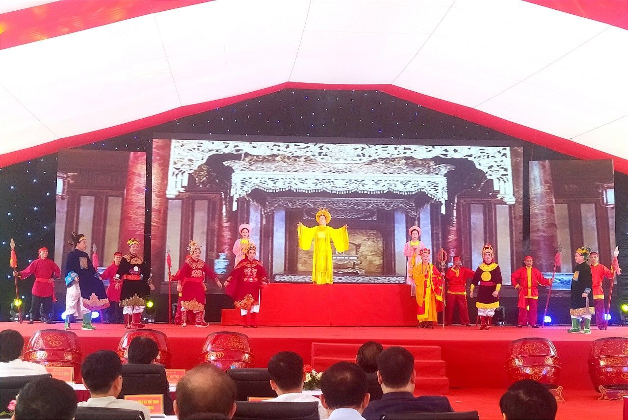 23-04-27-thanh-hoa-le-hoi-den-le-hoan-6.jpg