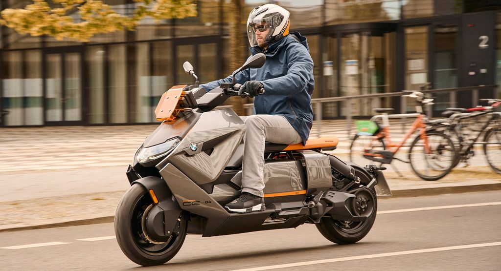Xe maxi scooter BMW CE 04 chạy điện cập bến thị trường Đông Nam Á